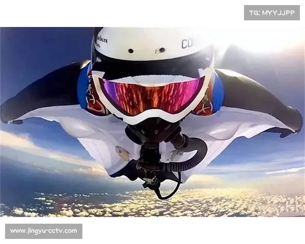 跳伞运动员叠伞如抚育孩子，20斤装备中的生命寄托