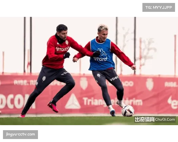 马赛对阵摩纳哥半场报告:双方在区域联防与针对性盯人间频繁切换